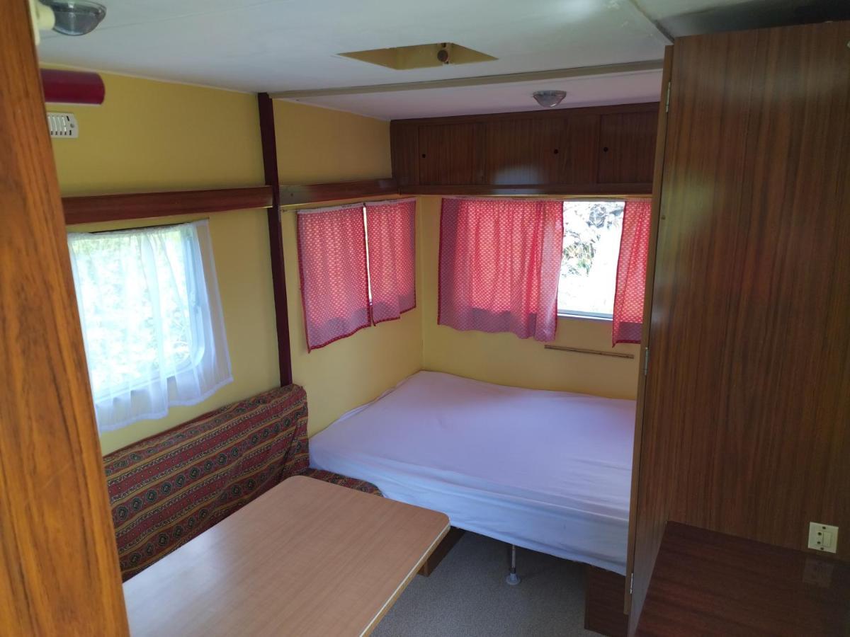 Camping La Foret Du Morvan Vintage Caravan Larochemillay 외부 사진